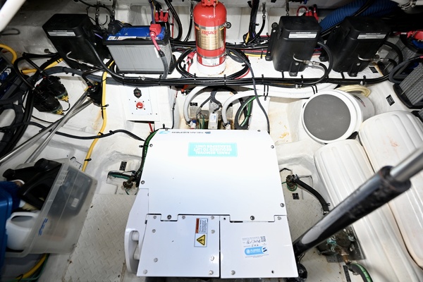 Seakeeper and Mechanical Systems Access, Cruisers Yachts 38 GLS