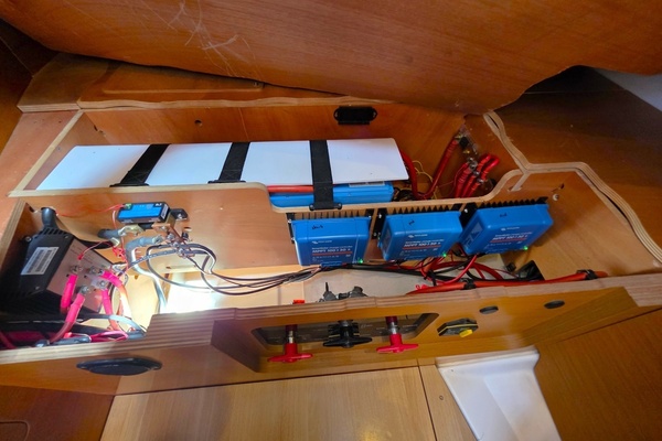 Adventure 1 47ft Jeanneau Yacht For Sale