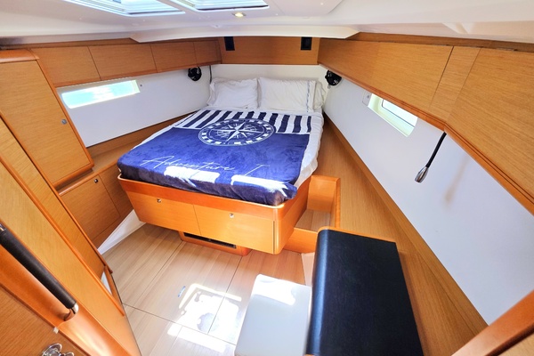 Adventure 1 47ft Jeanneau Yacht For Sale