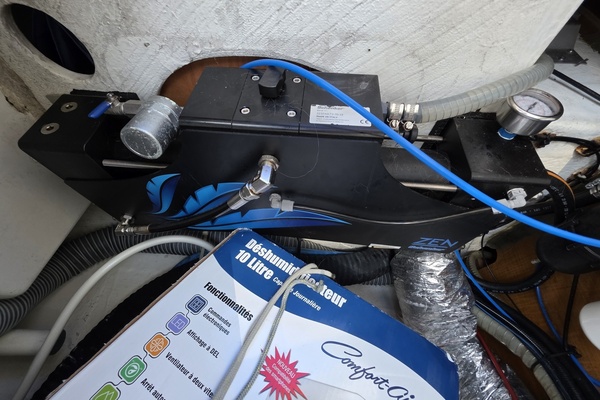 Adventure 1 47ft Jeanneau Yacht For Sale