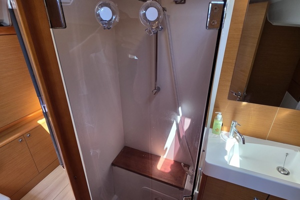 Adventure 1 47ft Jeanneau Yacht For Sale