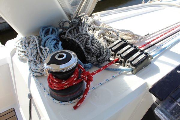 Avery J 35ft Beneteau Yacht For Sale