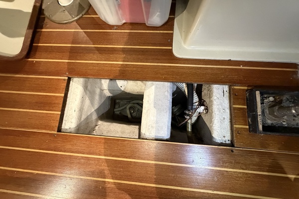 Michigan J 35ft C amp C Yacht For Sale