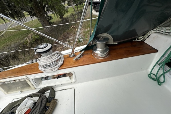 BRICK HOUSE 39ft Valiant Yacht For Sale