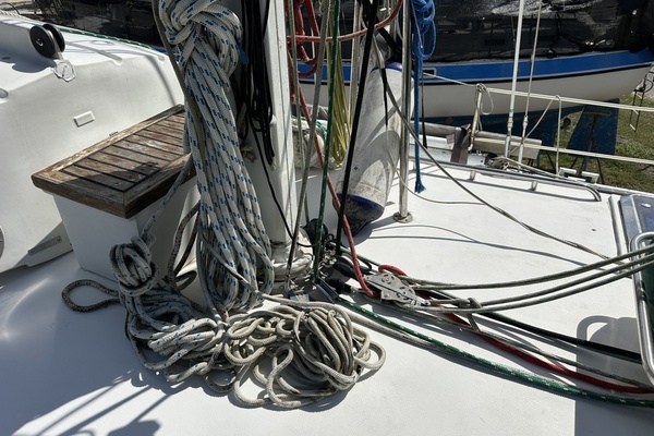 BRICK HOUSE 39ft Valiant Yacht For Sale