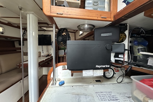 BRICK HOUSE 40ft Valiant Yacht For Sale