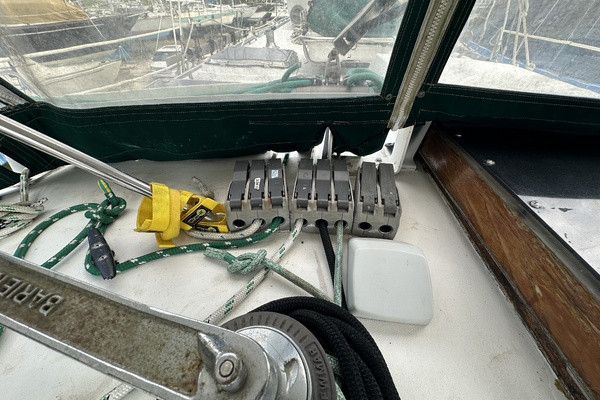 BRICK HOUSE 40ft Valiant Yacht For Sale