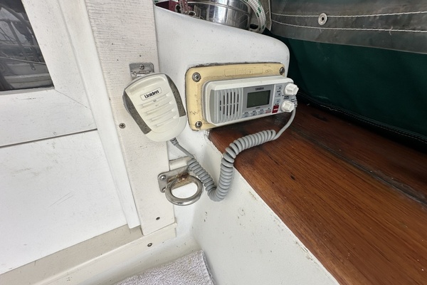 BRICK HOUSE 39ft Valiant Yacht For Sale