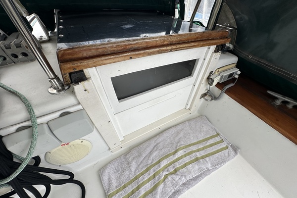 BRICK HOUSE 40ft Valiant Yacht For Sale