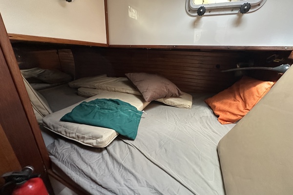 BRICK HOUSE 40ft Valiant Yacht For Sale