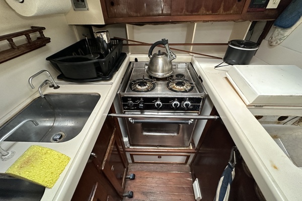 BRICK HOUSE 40ft Valiant Yacht For Sale