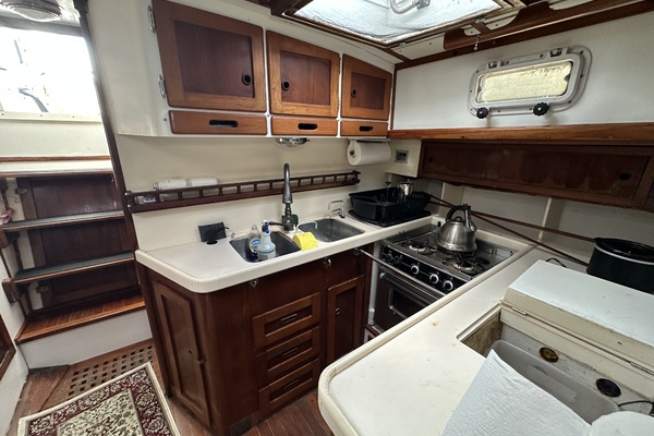 BRICK HOUSE 40ft Valiant Yacht For Sale