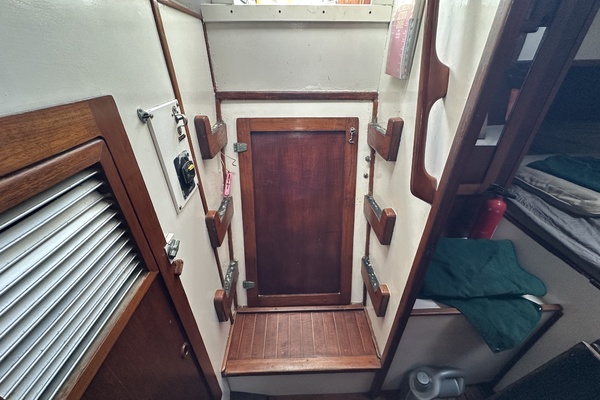 BRICK HOUSE 40ft Valiant Yacht For Sale