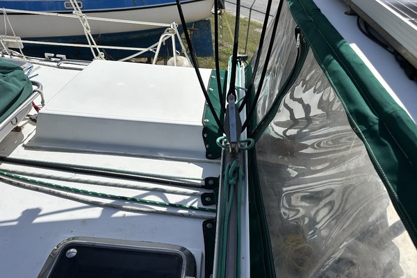 BRICK HOUSE 40ft Valiant Yacht For Sale