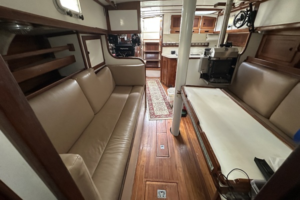 BRICK HOUSE 40ft Valiant Yacht For Sale