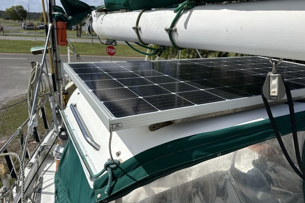 BRICK HOUSE 40ft Valiant Yacht For Sale