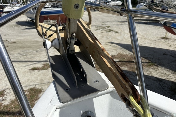BRICK HOUSE 39ft Valiant Yacht For Sale