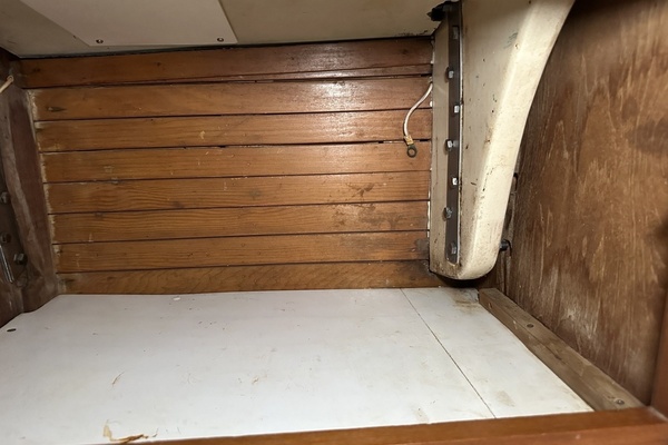 BRICK HOUSE 39ft Valiant Yacht For Sale