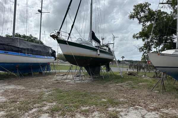 BRICK HOUSE 40ft Valiant Yacht For Sale