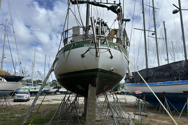 BRICK HOUSE 40ft Valiant Yacht For Sale