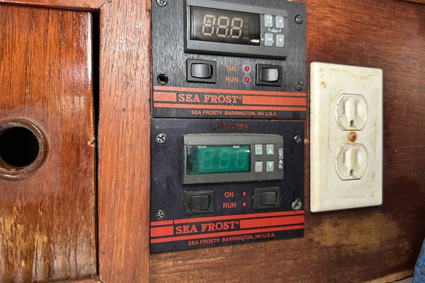 BRICK HOUSE 40ft Valiant Yacht For Sale