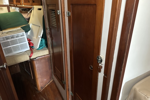 BRICK HOUSE 40ft Valiant Yacht For Sale