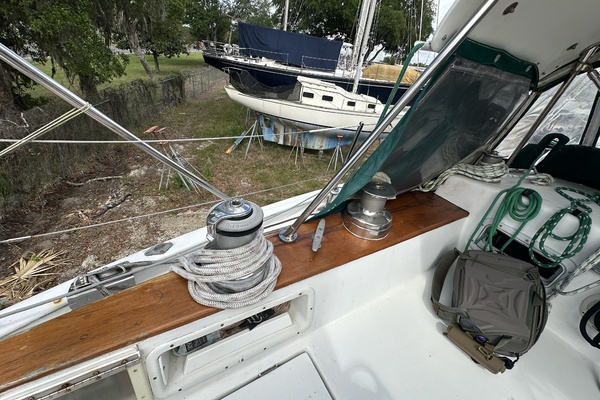 BRICK HOUSE 40ft Valiant Yacht For Sale