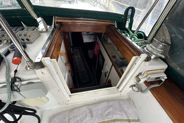 BRICK HOUSE 40ft Valiant Yacht For Sale