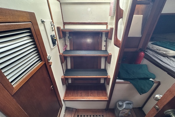 BRICK HOUSE 40ft Valiant Yacht For Sale