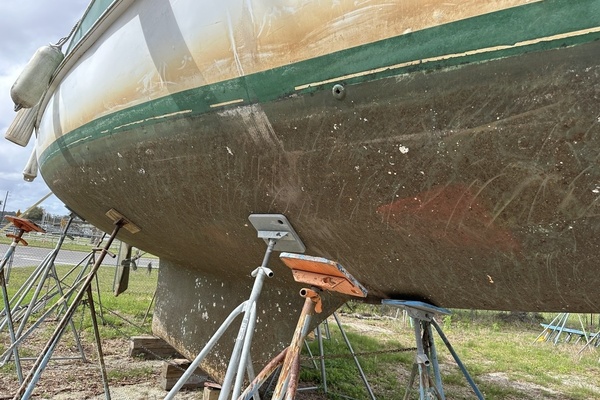 BRICK HOUSE 39ft Valiant Yacht For Sale