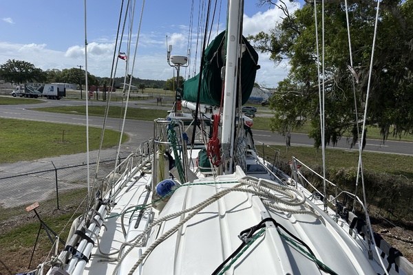 BRICK HOUSE 40ft Valiant Yacht For Sale