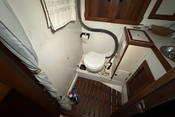 BRICK HOUSE 40ft Valiant Yacht For Sale