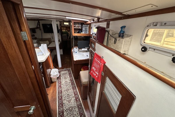 BRICK HOUSE 40ft Valiant Yacht For Sale