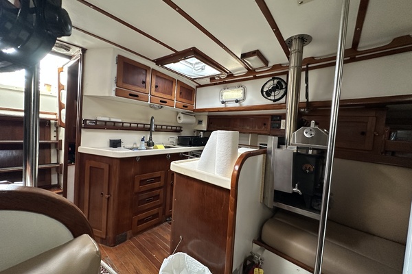 BRICK HOUSE 40ft Valiant Yacht For Sale