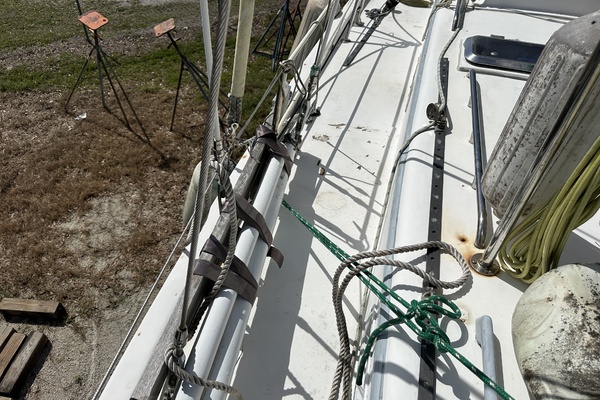 BRICK HOUSE 40ft Valiant Yacht For Sale