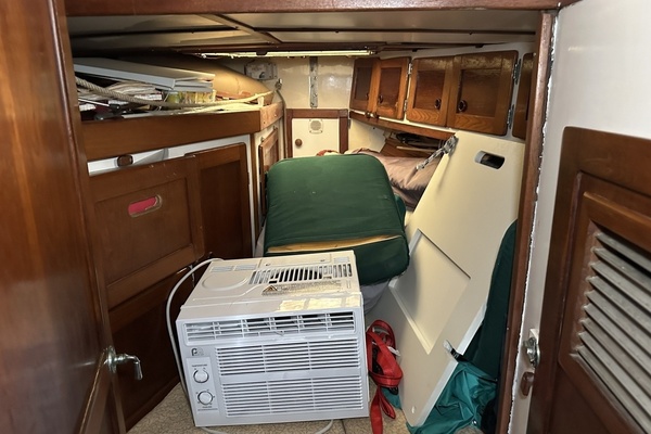 BRICK HOUSE 39ft Valiant Yacht For Sale