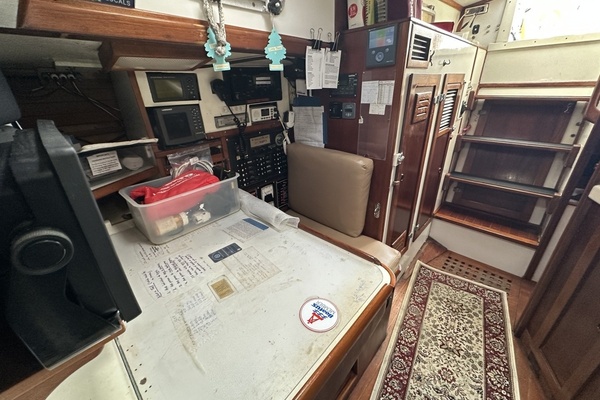 BRICK HOUSE 39ft Valiant Yacht For Sale
