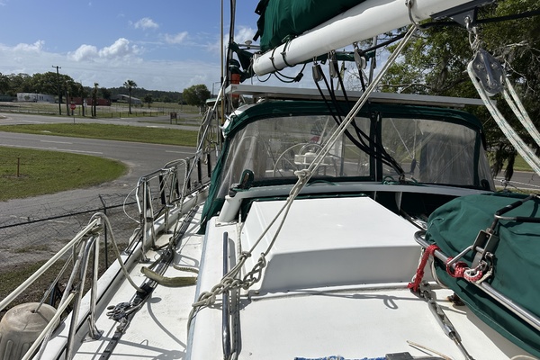 BRICK HOUSE 40ft Valiant Yacht For Sale