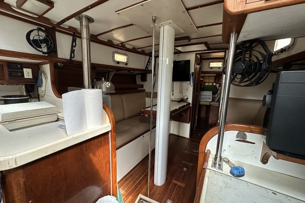 BRICK HOUSE 40ft Valiant Yacht For Sale