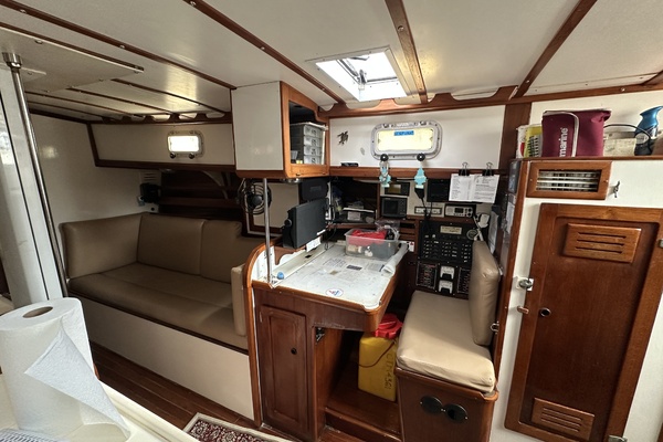 BRICK HOUSE 40ft Valiant Yacht For Sale