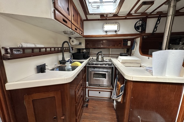 BRICK HOUSE 40ft Valiant Yacht For Sale