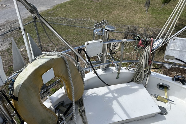 BRICK HOUSE 40ft Valiant Yacht For Sale