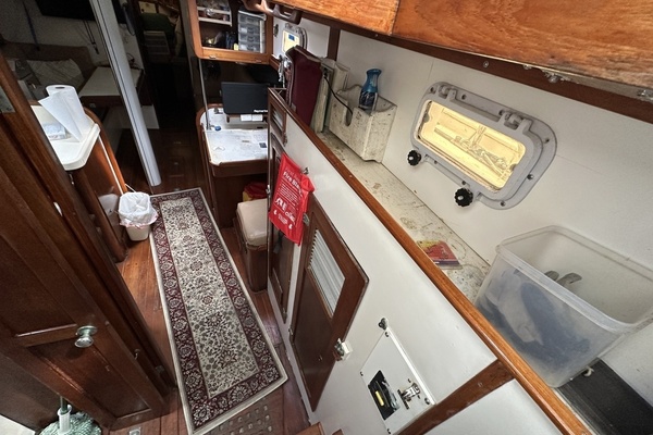BRICK HOUSE 39ft Valiant Yacht For Sale