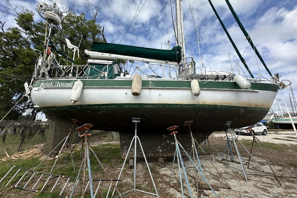 BRICK HOUSE 40ft Valiant Yacht For Sale