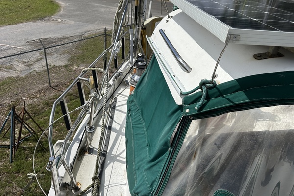 BRICK HOUSE 40ft Valiant Yacht For Sale