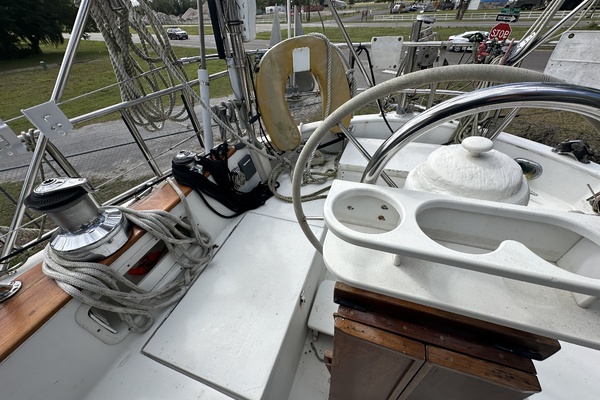 BRICK HOUSE 40ft Valiant Yacht For Sale