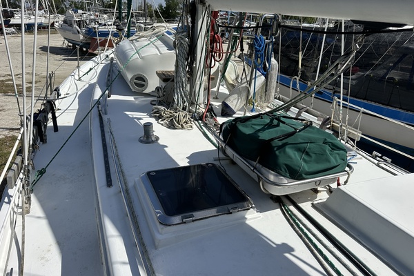 BRICK HOUSE 40ft Valiant Yacht For Sale