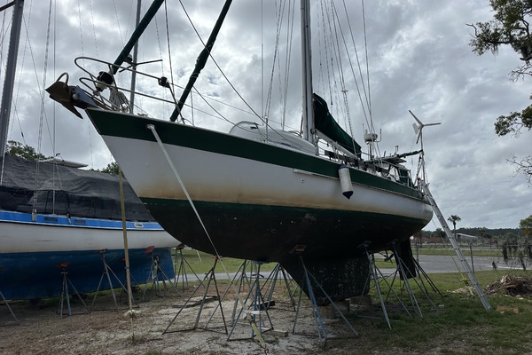 BRICK HOUSE 40ft Valiant Yacht For Sale
