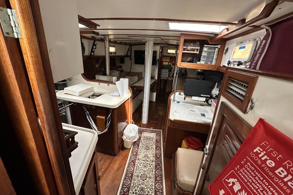 BRICK HOUSE 40ft Valiant Yacht For Sale