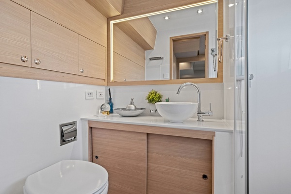 Remarkable I 54ft Aquila Yacht For Sale